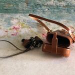 Uiteraard kan de verrekijker uit de tas